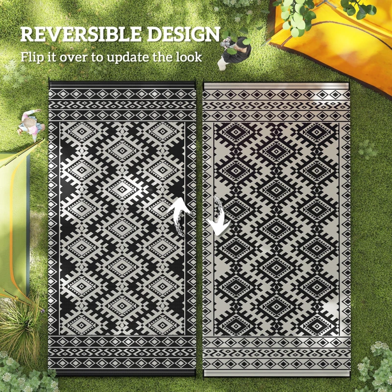 Outsunny Reversible Outdoor Rug, Waterproof Plastic Straw with Carry Bag, 9' x 18', Black & White Rhombus Border