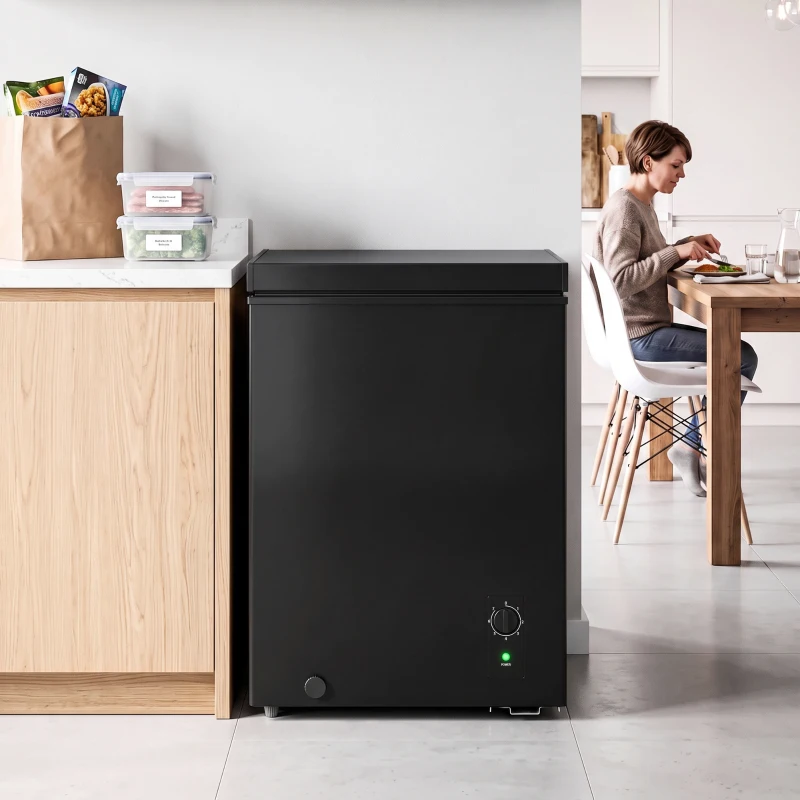 HOMCOM Mini Freezer, 3.5 Cu.Ft Chest Freezer with 7-Setting Adjustable Thermostat, Wire Basket, Quiet Operation, Black