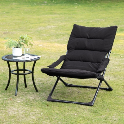 Outsunny Folding Lounge Chair, Mesh Fabric Lounger with Thick Padded Cushion and Armrest, Camping Beach Chair for Poolside, Deck, Backyard, Black
