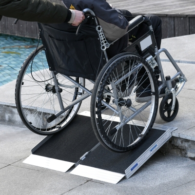 HOMCOM 2' Portable Wheelchair Ramp Aluminum Threshold Mobility Singlefold for Scooter with Carrying Handle Non-skid Surface 600lbs