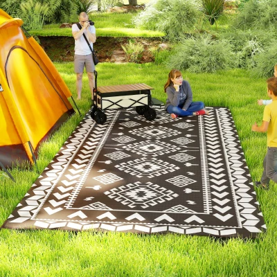 Outdoor Rug 215.7" x 107.9" x 0.12" Black and White Rhombus Patchwork