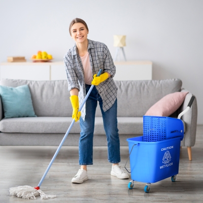 HOMCOM Compact Mop Bucket with Wringer, Mop Bucket on Wheels for Floor Cleaning, 5 Gallon, Separate Dirty and Clean Water, Blue