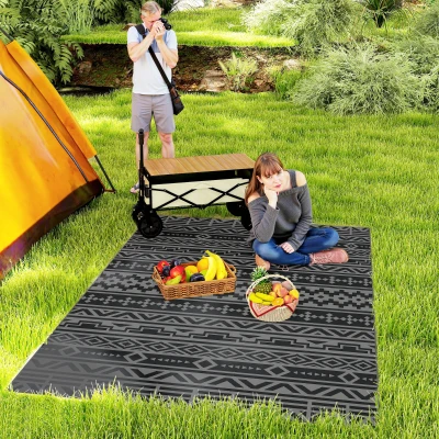 Outdoor Rug 71.7" x 107.9" x 0.12" Black and Gray Geometric Wall