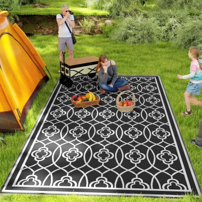 Outdoor Rug 215.7" x 107.9" x 0.12" Black and White Lantern