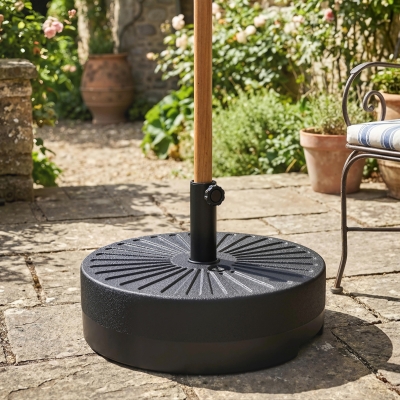 Outsunny Fillable Umbrella Base, 20 inch Water Sand Filled Umbrella Stand, Fit 1.5"/1.9" Umbrella Pole