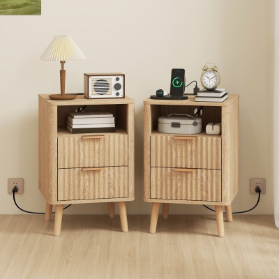 HOMCOM Nightstands Set of 2, Modern Bedside Tables with Charging Station, 2 Drawers and Open Shelf, Oak