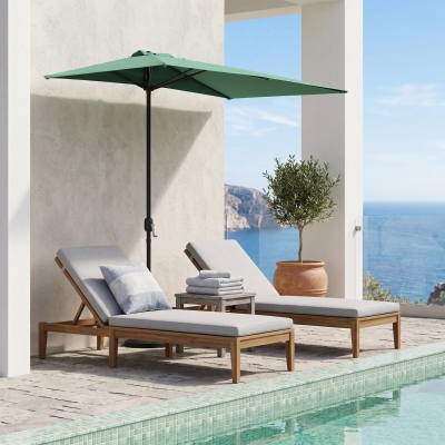Outsunny 8ft Half Umbrella with Crank Operation UV30+ Protection Balcony Parasol w/ 5 Ribs Patio Garden Outdoor Sun Shade, Green
