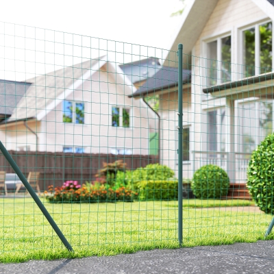 Outsunny Garden Fence Barrier, Welded Fence Roll, Includes Posts & Support Braces, Green Plastic-Coated Steel