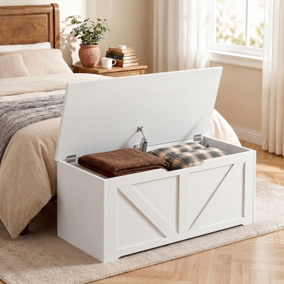HOMCOM 31.5 Inches Storage Chest, Storage Trunk with Safety Hinge for Living Room, White Wood Grain