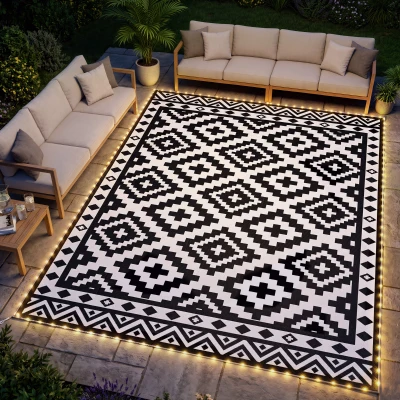 Outsunny 12' x 9' Outdoor Reversible Straw Rug with LED Lights, Black/White
