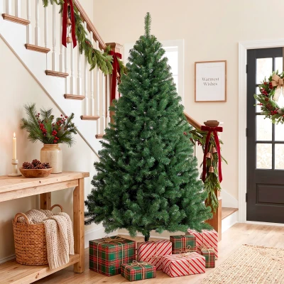 HOMCOM 6ft Norway Spruce Artificial Christmas Tree with Metal Stand