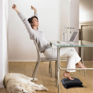HomCom Desk Foot Rest Ergonomic Footrest Adjustable Height and Angle Home Office Foot Rest Stool