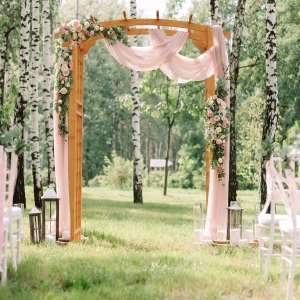 Outsunny 7.5ft Fir Wood Garden Arch Trellis Outdoor Walkway Round Pergola Style Arbor for Decorative Climbing Plants
