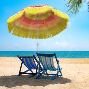 Outsunny 6FT Beach Umbrella Tilt Sunshade Height Adjustable Outdoor Market Patio Yard Crank Deck Sun Shade, Multi-color