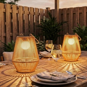Outsunny 2 Pack Wicker Solar Lanterns Outdoor Waterproof Hanging Lights with Auto On/Off and Handles, Brown