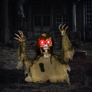 Outsunny Halloween Animated Skeleton with Glowing LED Eyes, Animatronic Halloween Decorations, Battery Operated