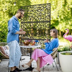 Outsunny 6.5FT Decorative Outdoor Divider, Metal Privacy Screen with Stand, Twisted Line Style, Black