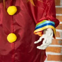 Outsunny 71" Life Size Outdoor Halloween Decorations Circus Clown, Animated Prop Animatronic Decor with Sound and Motion Activated, Light Up Eyes, Howling Sound, Multi-Colored(m-13)