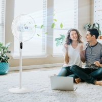 HOMCOM Floor Standing Fan with Remote Control, Oscillating, LED Screen, Stand Up Cooling Fan, Tall Pedestal Electric Fan for Home Bedroom, White