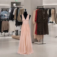 HOMCOM Female Dress Form Mannequin Stand Torso Dressmaker Display Fashion Design Stand (Black)(m-8)