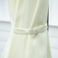 Outsunny 8.5FT Offset Patio Umbrella with 360° Rotation, Outdoor Cantilever Roma Parasol Hanging Sun Shade Canopy Shelter with Cross Base, Beige(m-9)