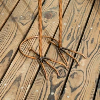 Outsunny Flying Crane Garden Statue, 42.5" Standing Lawn Ornament, Steel Garden Decor Bird Statue with Stakes for Lawn Patio Backyard Decoration, Mixed Colour(m-9)