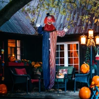 HOMCOM 6' Clown Animatronic, Life Size Outdoor Halloween Decoration with Motion Activated Sound & Light Up Eyes(m-2)