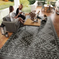 Outsunny Reversible Outdoor Rug, Waterproof Plastic Straw with Carry Bag, 9' x 18', Black & Gray Rhombus Border(m-9)