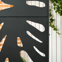 Outsunny Freestanding Outdoor Privacy Screen, Decorative Metal Outdoor Divider with Stand for Garden, Backyard, Deck, Pool, Black(m-10)