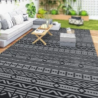 Outsunny Reversible Outdoor Rug, Waterproof Plastic Straw with Carry Bag, 9' x 18', Black & Gray Geometric Wall(m-10)