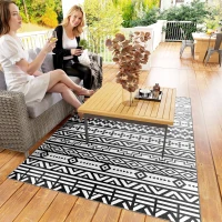 Outsunny Reversible Outdoor Rug, Waterproof Plastic Straw with Carry Bag, 6' x 9', Black & White Geometric Wall(m-9)