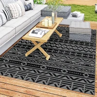 Outsunny Reversible Outdoor Rug, Waterproof Plastic Straw with Carry Bag, 6' x 9', Black & Gray Geometric Wall(m-10)