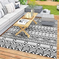 Outsunny Reversible Outdoor Rug, Waterproof Plastic Straw with Carry Bag, 6' x 9', Black & White Geometric Wall(m-10)