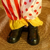 Outsunny Life Size Stackable Halloween Animated Clown with Red Light Up Eyes, Sound Activated Scary Halloween Decorations(m-9)