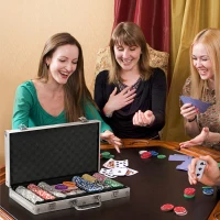 SPORTNOW 300-Piece Poker Chips Set, Poker Set with Mat, Chips, Two Card Decks, Dealer, Five Dices(m-8)