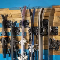 Gravity Grabber 6x – Ultimate Ski & Snowboard Wall Storage Rack | Universal Protection for Rocker, Tips & Tails | Damage-Free | Black(m-7)