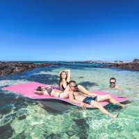 Soozier 12' x 5' Lily Pad Floating Mat with Table and Cup Holder, 3-Layer Portable Roll-Up Water Mat Float Dock for 2-3 People, Ideal for Lake, River, Beach, Swimming Pool, Pink(m-2)