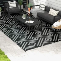 Outsunny Reversible Outdoor Rug Waterproof Plastic Straw RV Rug with Carry Bag, 9' x 18', Black and Grey Geometric(m-1)