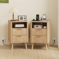 HOMCOM Nightstands Set of 2, Modern Bedside Tables with Charging Station, 2 Drawers and Open Shelf, Oak