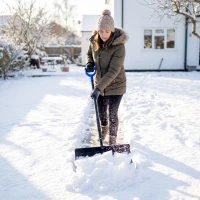 Outsunny 2-in-1 Snow Shovel and Ice Scraper, 22" Heavy Duty Snow Pusher with Metal Wear Strip, Ergonomic Handle for Driveway(m-8)