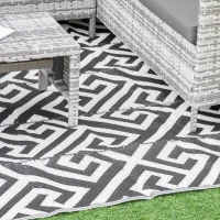 Outsunny Reversible Outdoor RV Rug, Patio Floor Mat, 6' x 9' Plastic Straw Rug for Backyard, Deck, Beach, Camping, Black & White(m-7)