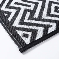 Outsunny Outdoor Rug Carpet Reversible Plastic Straw Rug with LED Lights 12' x 9'(m-9)