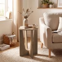 HOMCOM Round Side Table, Compact End Table with Unique Curved Legs for Living Room, Study, Coffee Wood Effect