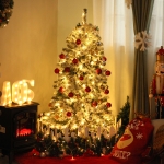 HOMCOM 6ft Snow Flocked Artificial Tree 250 LED Light 928 Branches Christmas Season