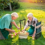 Outsunny Folding Garden Kneeler Stool Bench Thick Knneling Pad with Large Tool Pouch