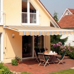Outsunny 10'x8' Manual Retractable Patio Awning Water-resistant Sun Shade Outdoor Deck Window Door Canopy Shelter Aluminum Frame Mix Color