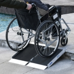 HOMCOM 2' Portable Wheelchair Ramp Aluminum Threshold Mobility Singlefold for Scooter with Carrying Handle Non-skid Surface 600lbs