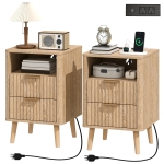 HOMCOM Nightstands Set of 2, Modern Bedside Tables with Charging Station, 2 Drawers and Open Shelf, Oak