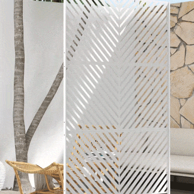 Outsunny 6.5FT Decorative Outdoor Divider, Metal Privacy Screen with Stand, Triangle Style, White